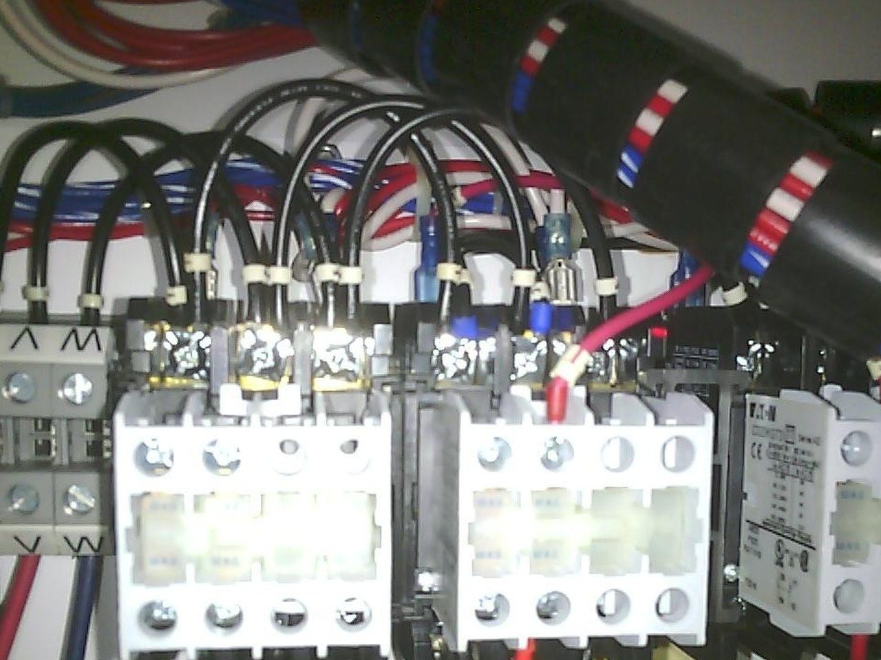 Motor starter, photographed during an electrical infrared inspection