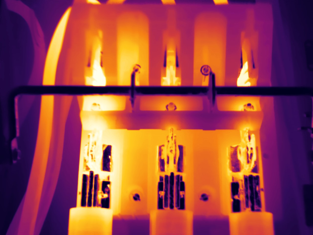Fused switch — fuse ends at 70 °C